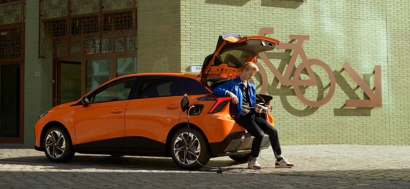 Frame-44Zoom-out-car-Utility-test